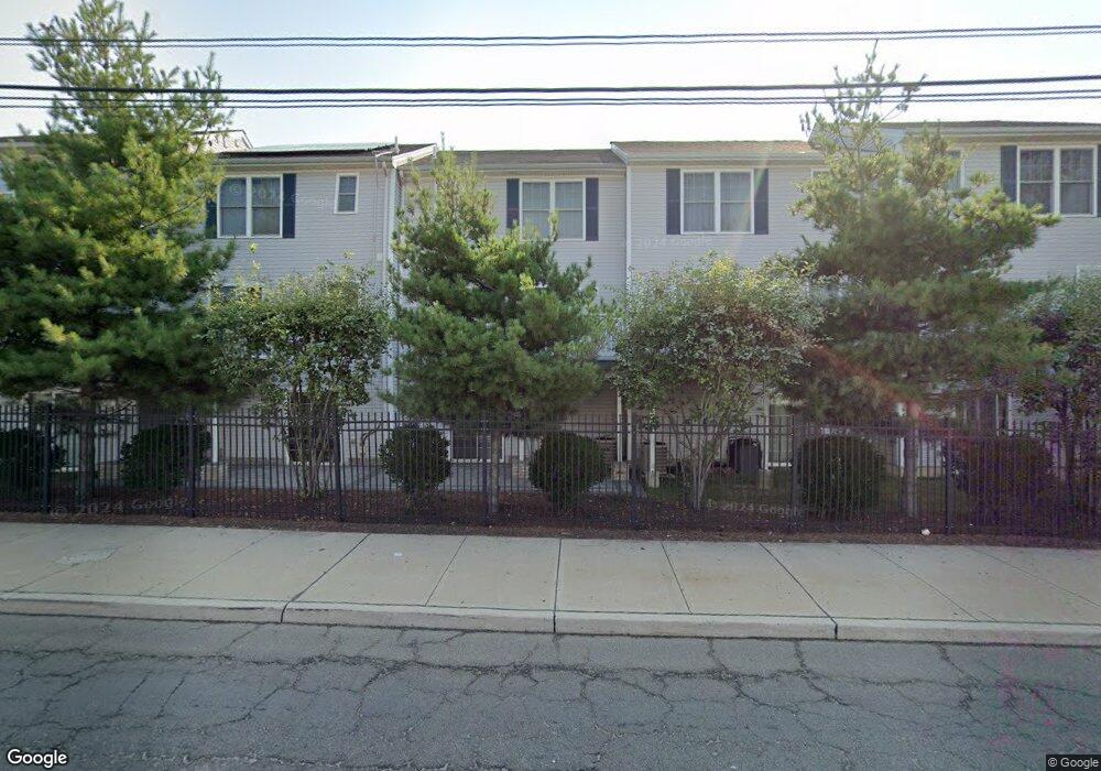 780 Seaview Ave unit 3, Bridgeport, CT 06607 - photo 1