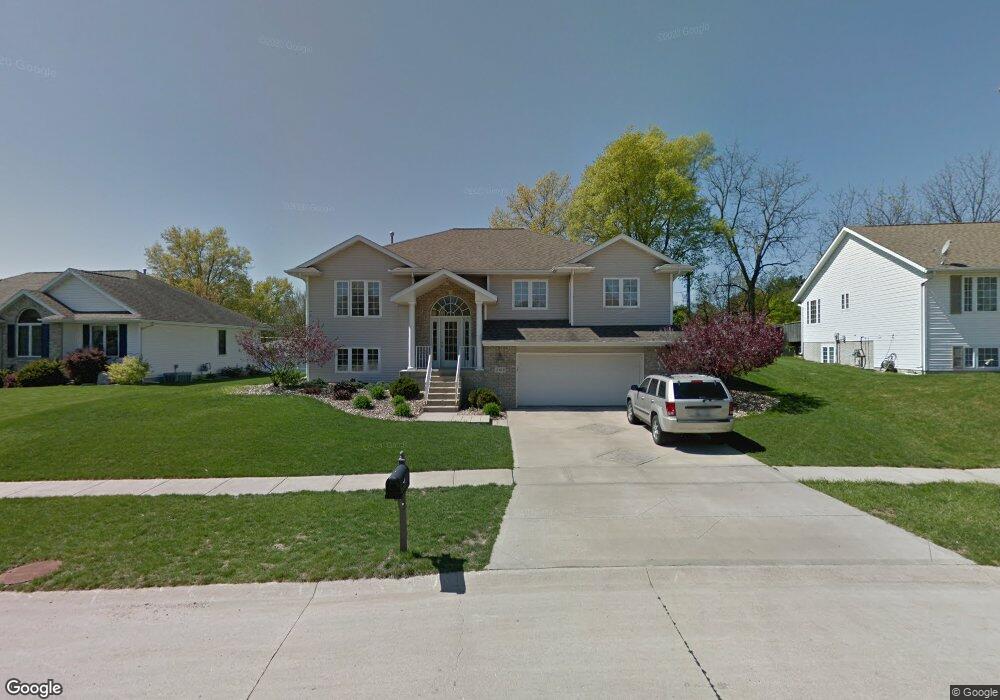 2108 Milligan Ct SW, Cedar Rapids, IA 52404 - photo 1