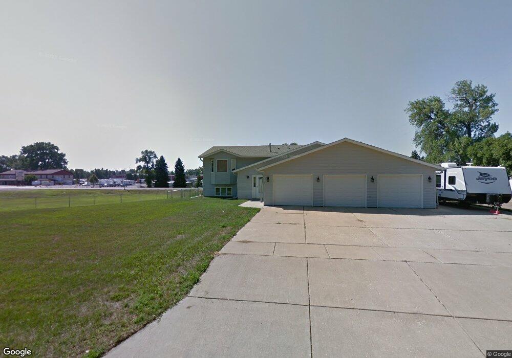 407 2nd St SE, Mandan, ND 58554 - photo 1