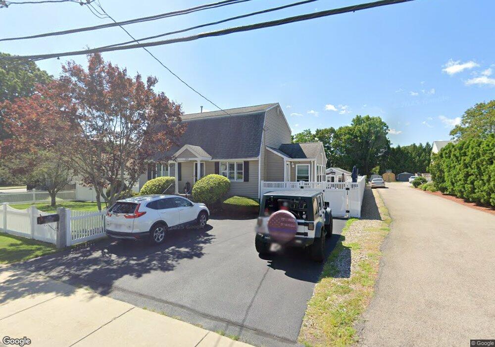 132 Washington Cir, Woburn, MA 01801 - photo 1