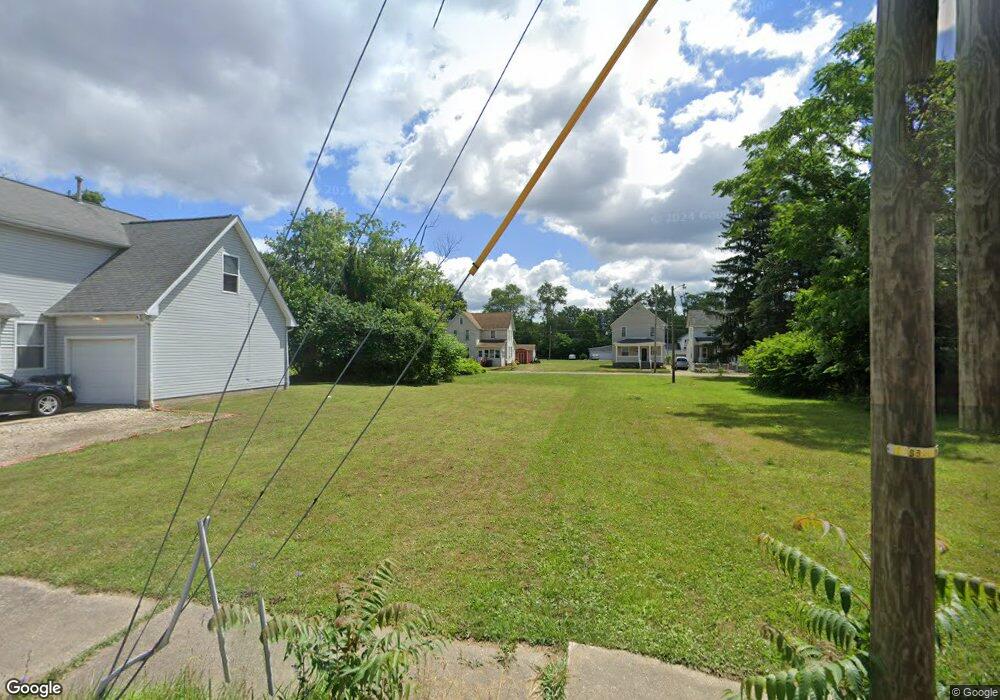 1012 Gibbs Ave NE, Canton, OH 44705 - photo 1