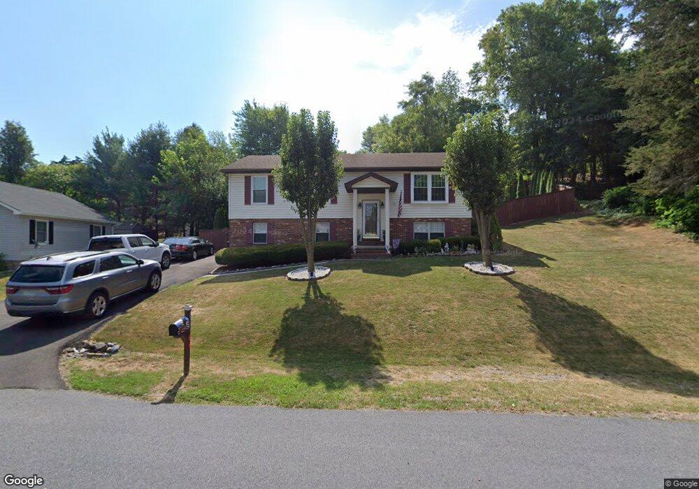 876 Carrier Dr, Strasburg, VA 22657 - photo 1