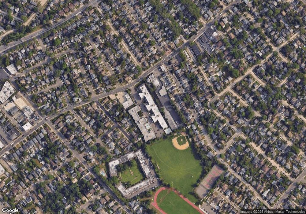 Greentree at Lynbrook unit 24B, Lynbrook, NY 11563 - photo 1