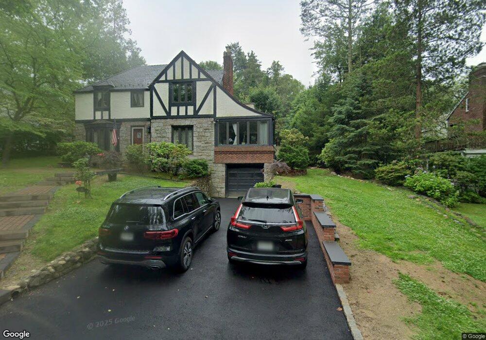 20 Welwyn Rd, Great Neck, NY 11021 - photo 1