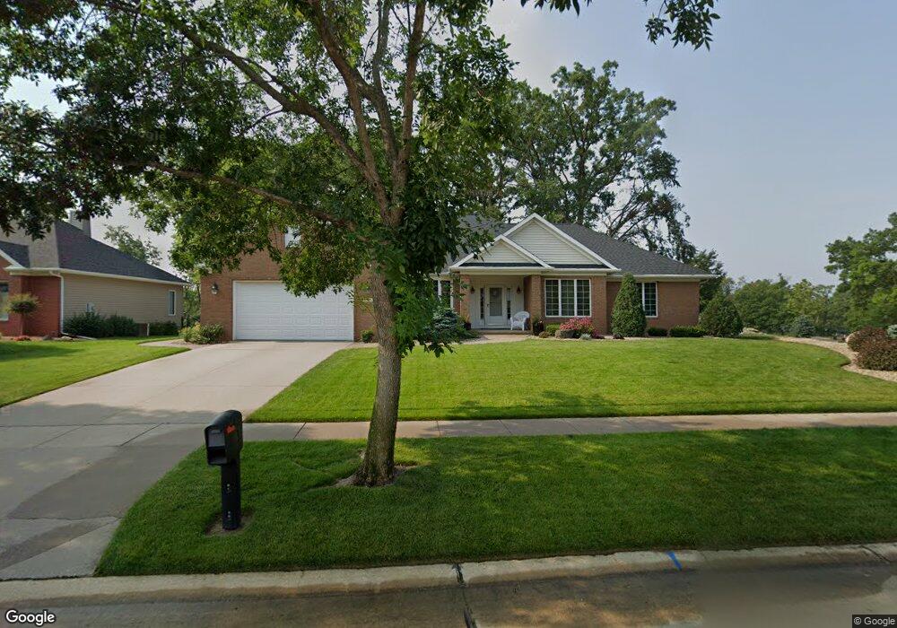 3319 Reston Ct NE, Cedar Rapids, IA 52402 - photo 1