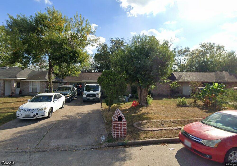 9818 Kell Dr, Houston, TX 77040 - photo 1