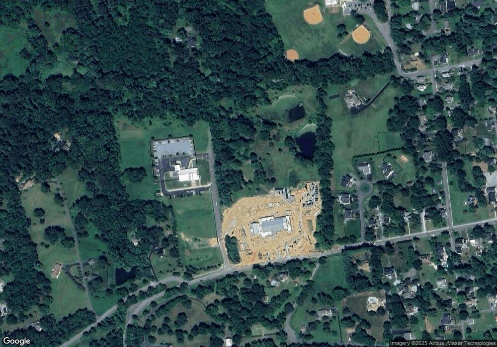 41 W Loudoun St, Round Hill, VA 20141 - photo 1