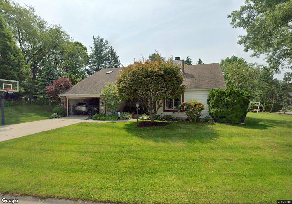 17661 Stockbridge Ln, Granger, IN 46530 - photo 1