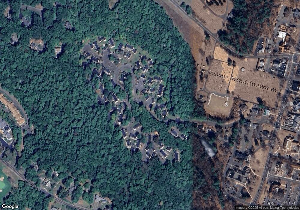 102 Library Ln unit 102, Simsbury, CT 06070 - photo 1