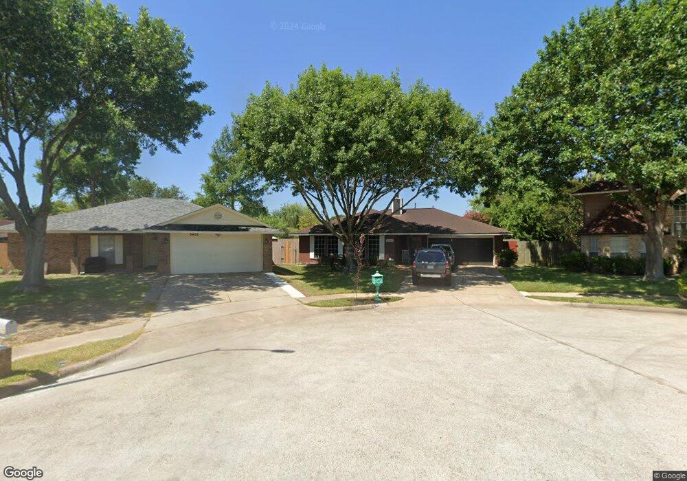 9402 Tree Bridge St, Houston, TX 77075 - photo 1