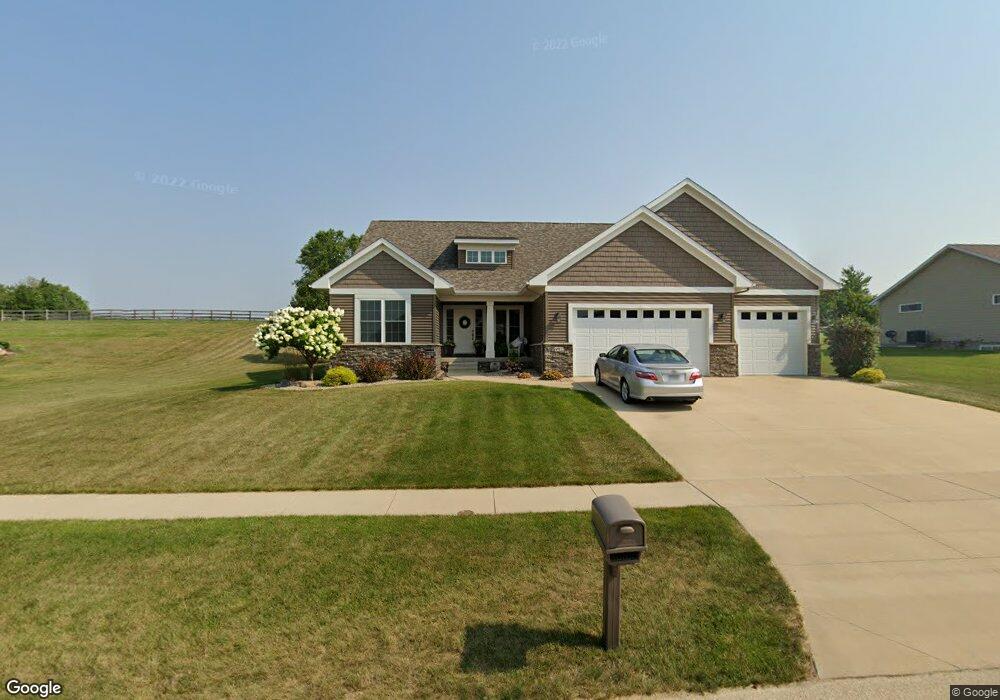 3165 Seminole Valley Rd NE, Cedar Rapids, IA 52411 - photo 1
