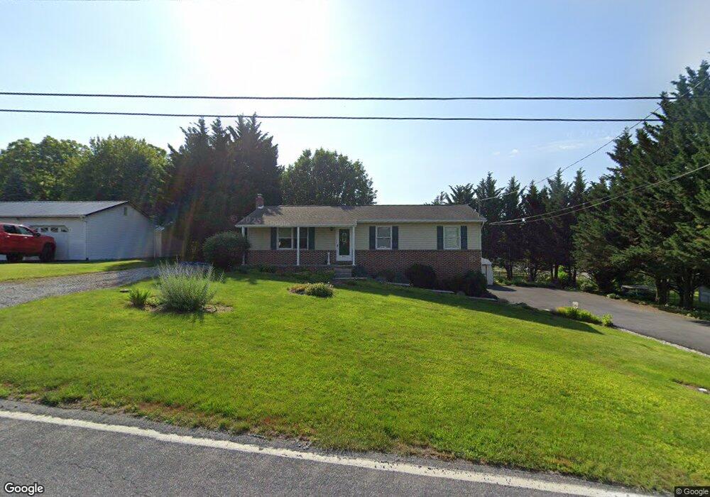 864 Upland Dr, Fayetteville, PA 17222 - photo 1