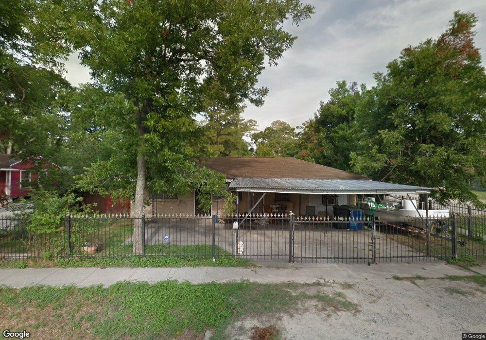 10245 Silvercrest St, Houston, TX 77076 - photo 1