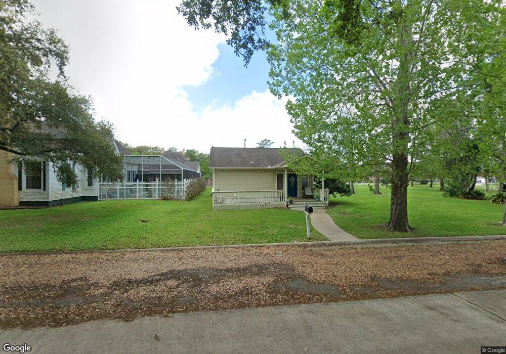 2408 Avenue I, Bay City, TX 77414 - photo 1