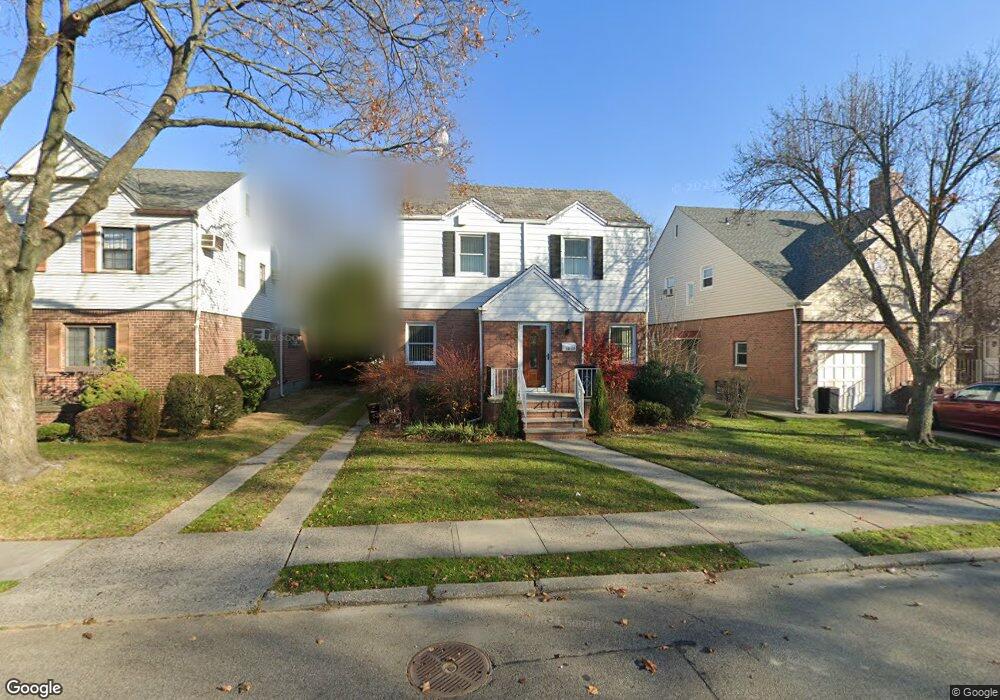 7515 173rd St, Fresh Meadows, NY 11366 - photo 1