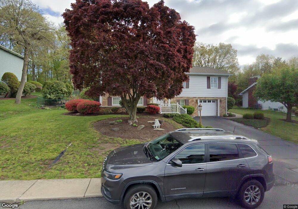 111 Laurie Ln, Pittston, PA 18640 - photo 1