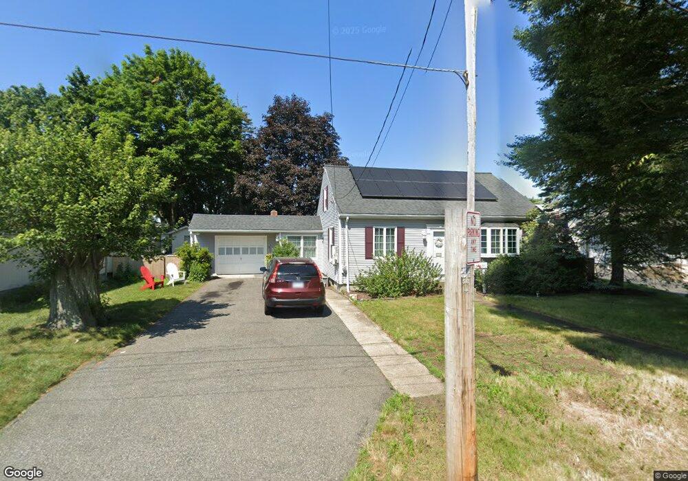 636 Daggett Ave, Pawtucket, RI 02861 - photo 1