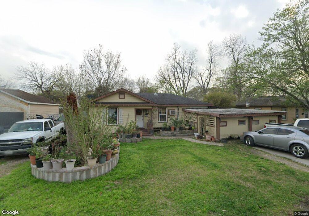 162 E Witcher Ln, Houston, TX 77076 - photo 1