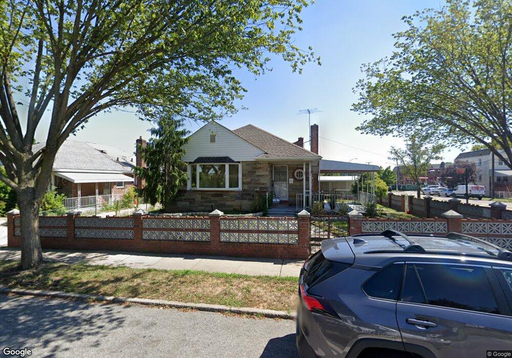 6757 173rd St, Fresh Meadows, NY 11365 - photo 1