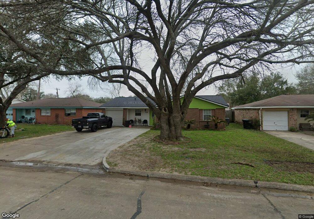 1714 Heather Ln, Alvin, TX 77511 - photo 1