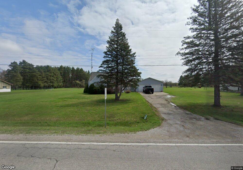 10118 N Linden Rd, Clio, MI 48420 - photo 1