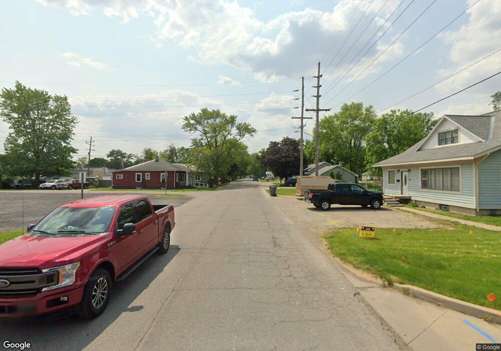 1135 E Walnut St, Nappanee, IN 46550 - photo 1