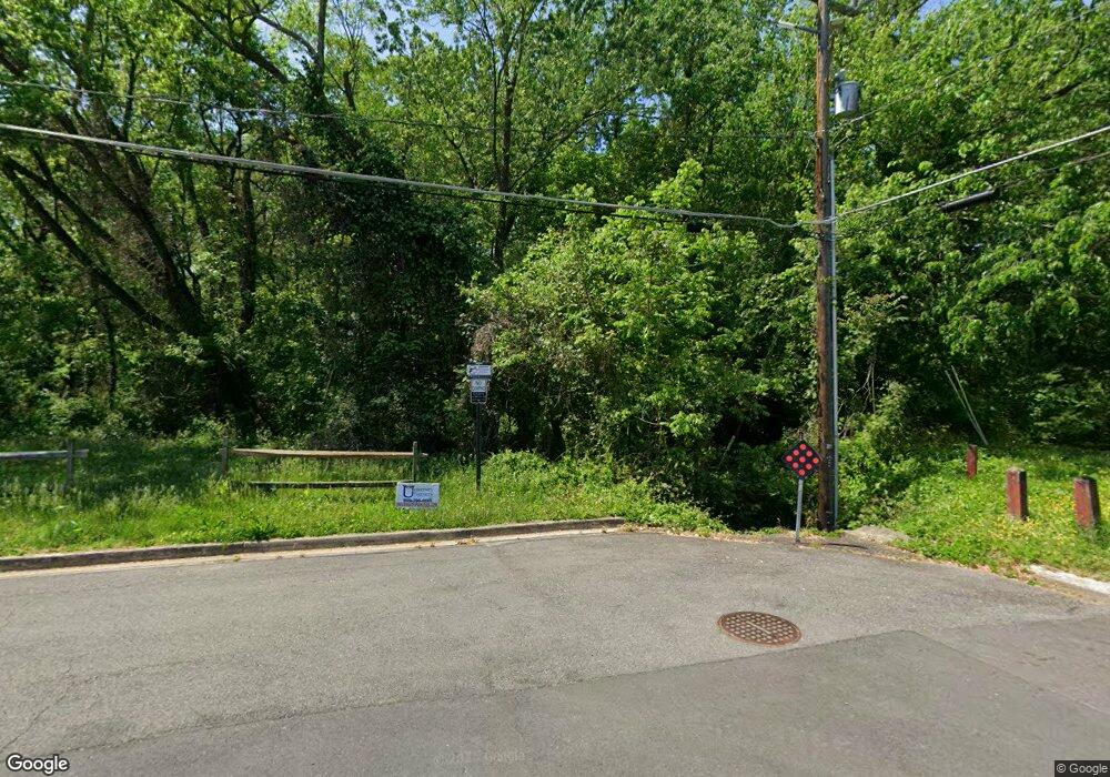 2241 Rollins Dr, Alexandria, VA 22307 - photo 1