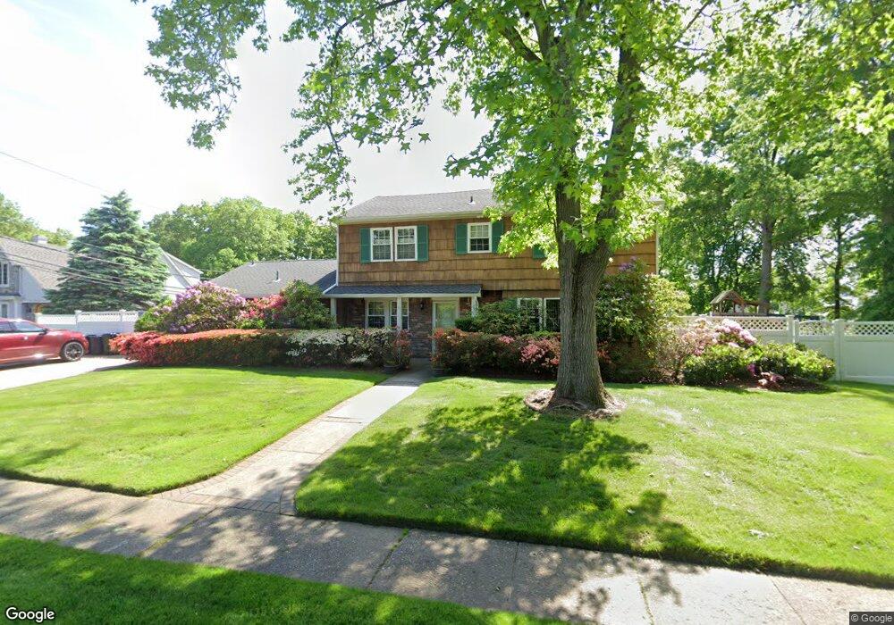 47 Shinbone Ln, ComMacK, NY 11725 - photo 1