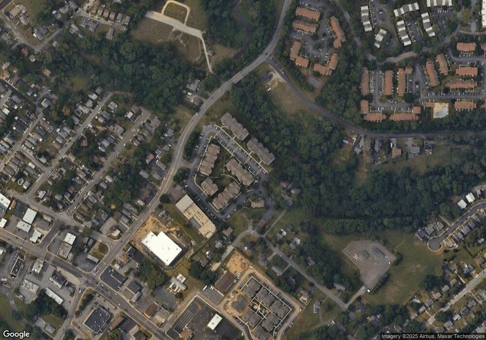 733 Creekside Dr unit BLDG 7, Brookhaven, PA 19015 - photo 1