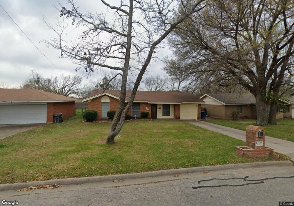1300 S Benton St, Corsicana, TX 75110 - photo 1
