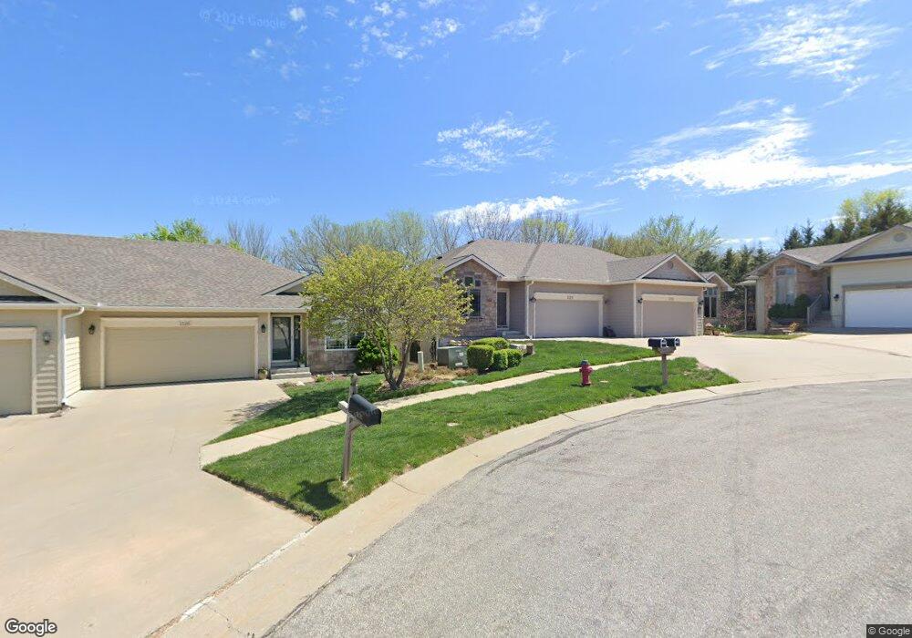 1128 SW Red Oaks Ct, Topeka, KS 66615 - photo 1