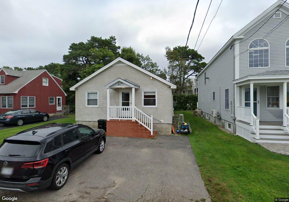 208 S Tibbetts Ave, Wells, ME 04090 - photo 1
