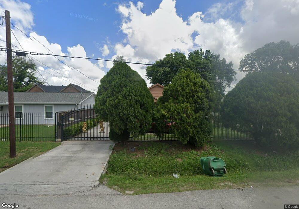 1307 Charnwood St, Houston, TX 77022 - photo 1