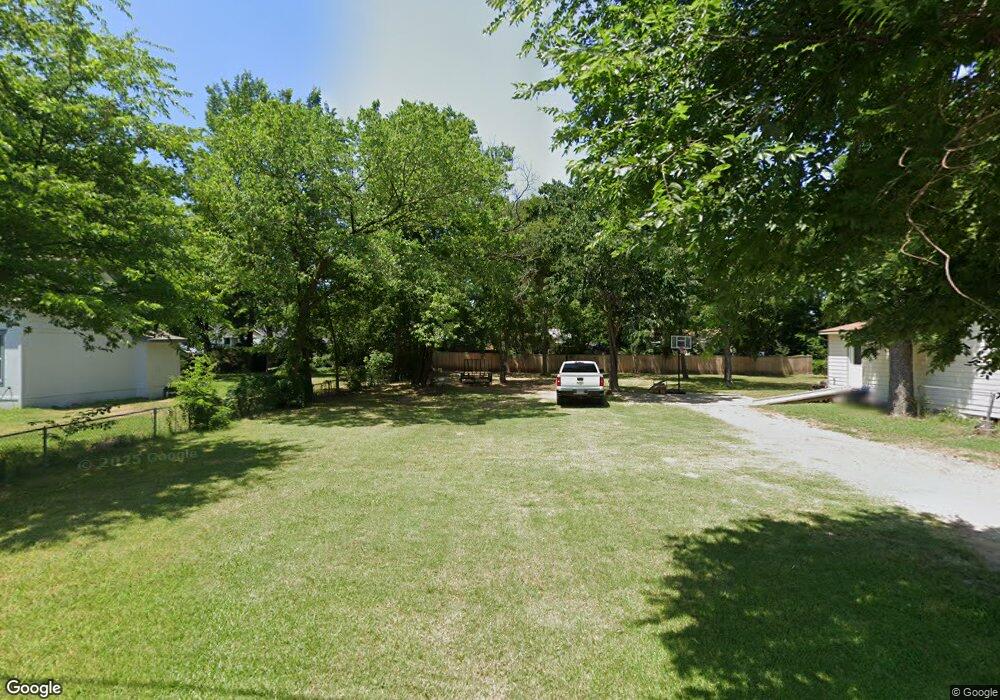 707 E 9th St, Bonham, TX 75418 - photo 1