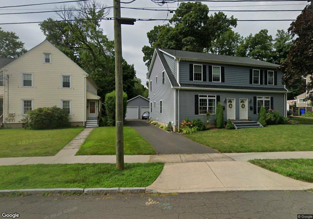 70 Washington Cir, West Hartford, CT 06119 - photo 1