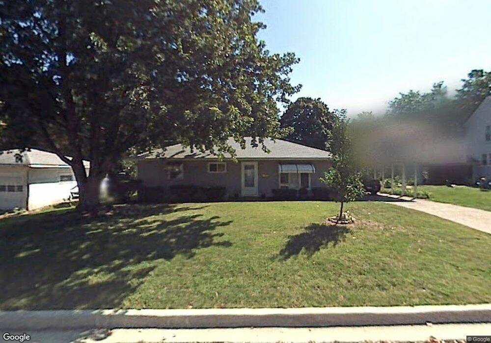 504 Water St, Lincoln, IL 62656 - photo 1
