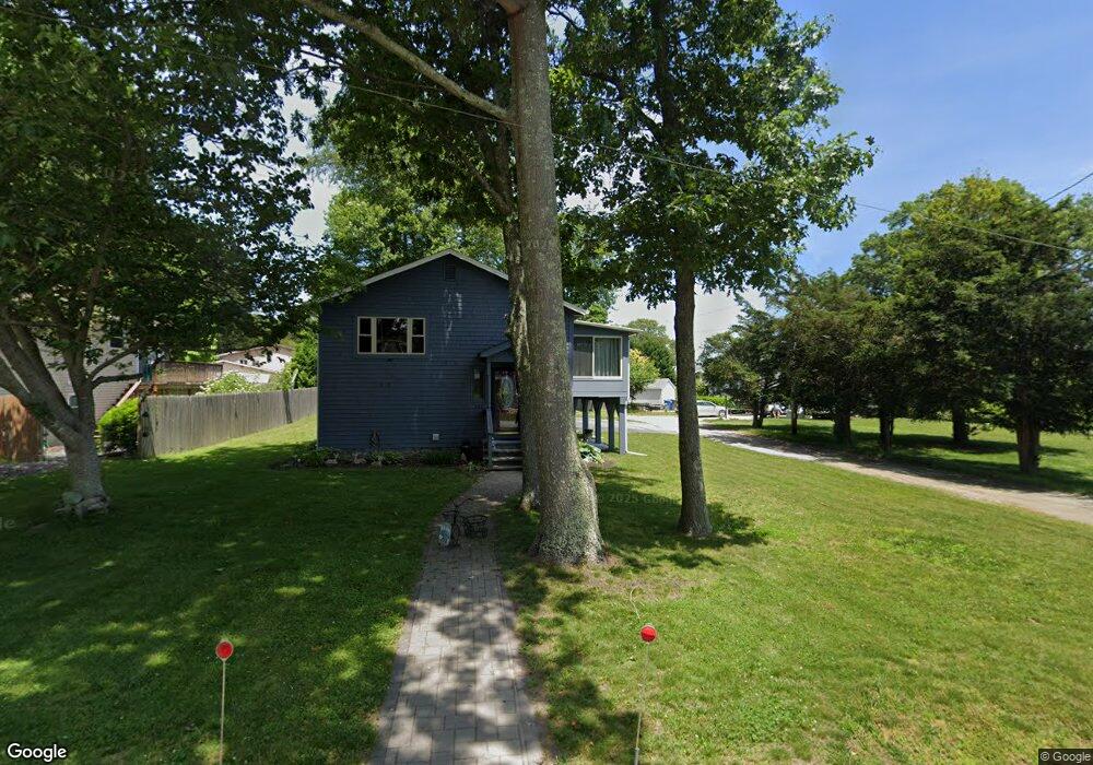 201 Riverside Dr, Wakefield, RI 02879 - photo 1