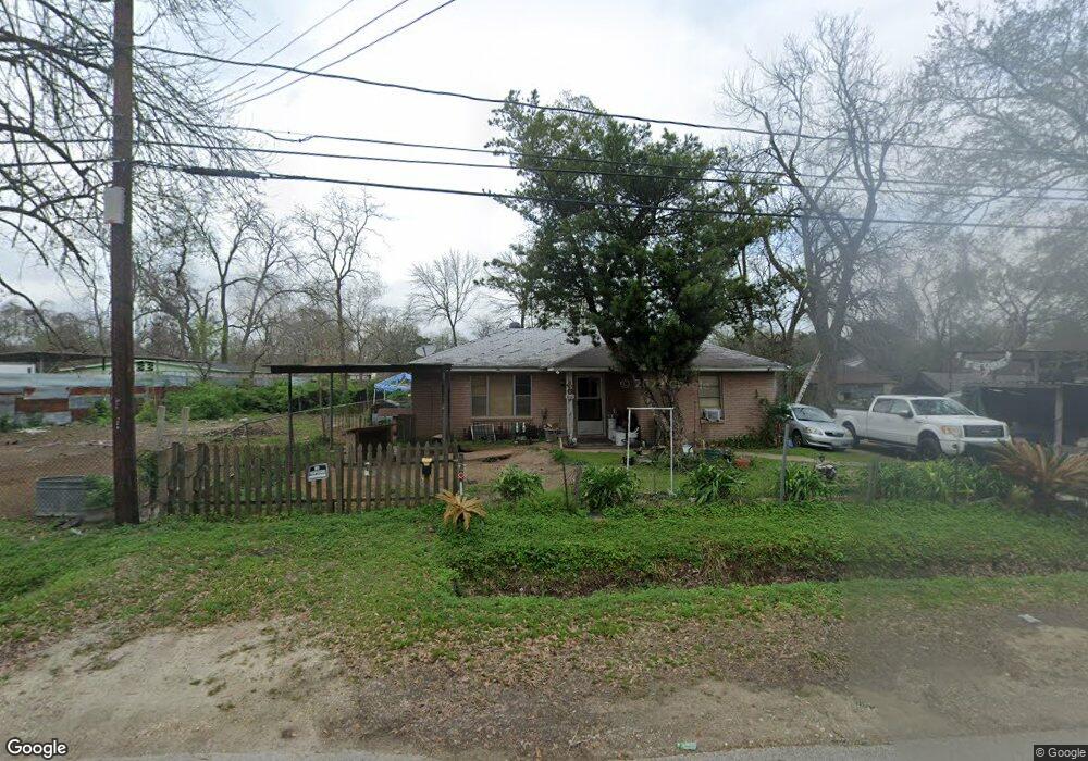 1010 Glen Ave, Houston, TX 77088 - photo 1