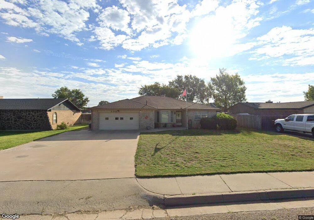 709 Bennett Dr, Dumas, TX 79029 - photo 1