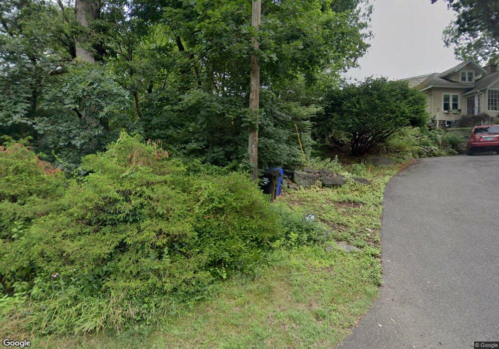 8 Oakledge Cir, Norwalk, CT 06854 - photo 1