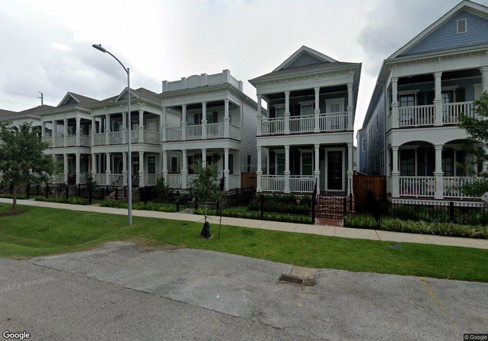 724 Ashland St, Houston, TX 77007 - photo 1