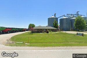 809 N O'Bannon St, Raymond, IL 62560