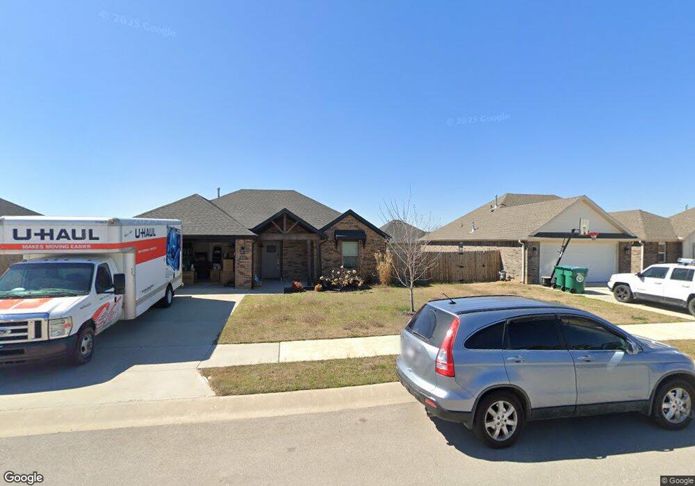 915 Maple View St, Tontitown, AR 72762 - photo 1