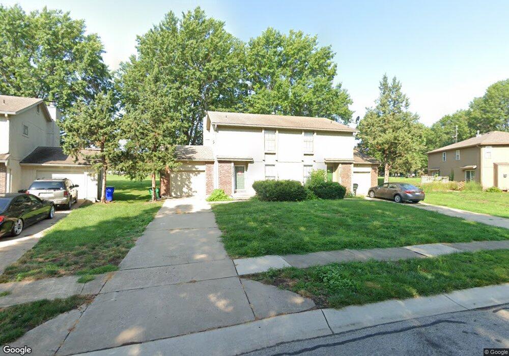 7128 Flint Dr, Shawnee, KS 66203 - photo 1