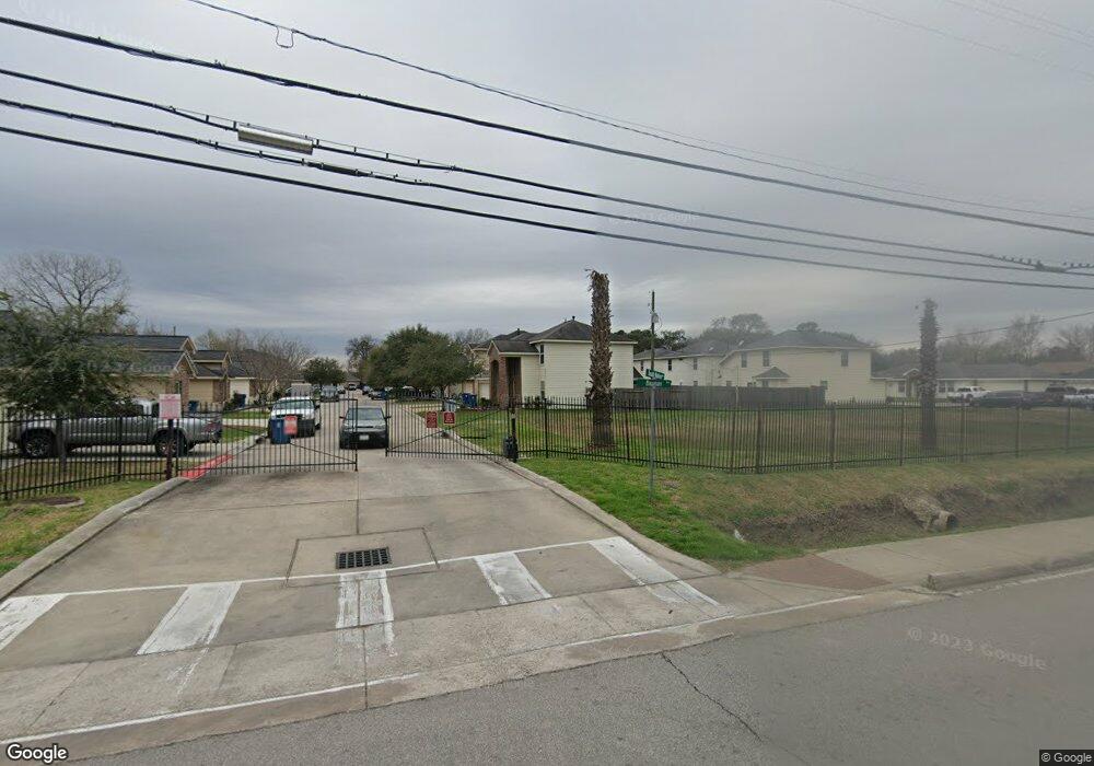 229 S Native Ln, Houston, TX 77022 - photo 1