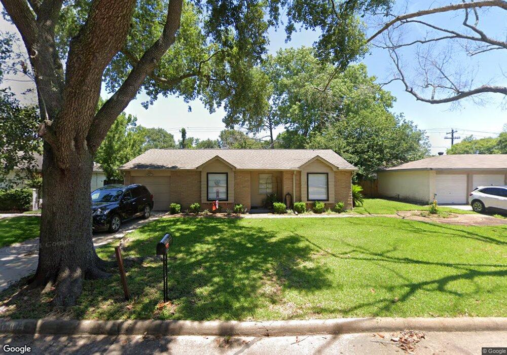 4012 Laura Leigh Dr, Friendswood, TX 77546 - photo 1