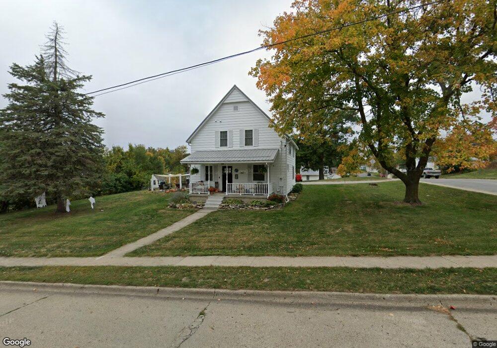 807 W 2nd St S, Newton, IA 50208 - photo 1