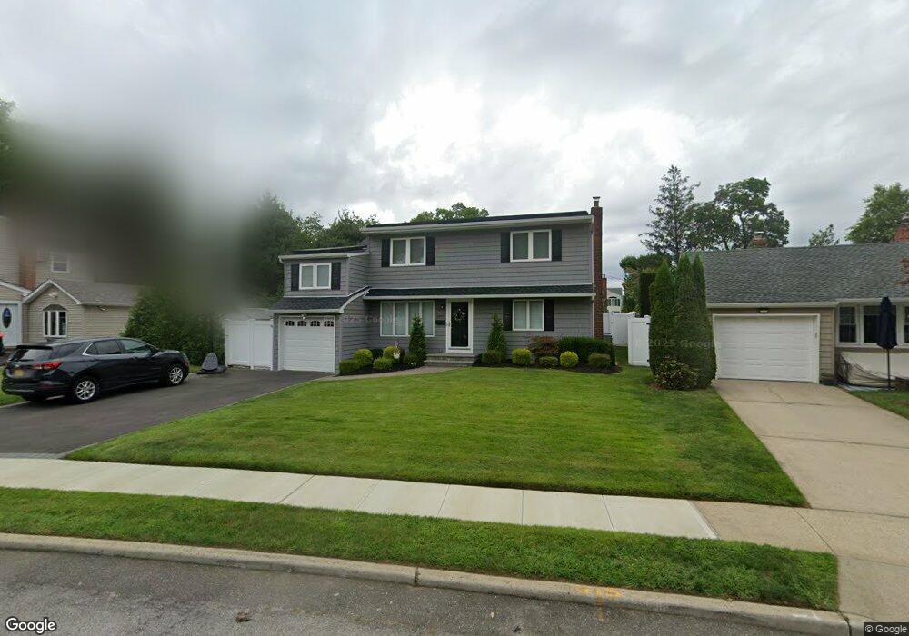 3893 Maplewood Dr, Seaford, NY 11783 - photo 1