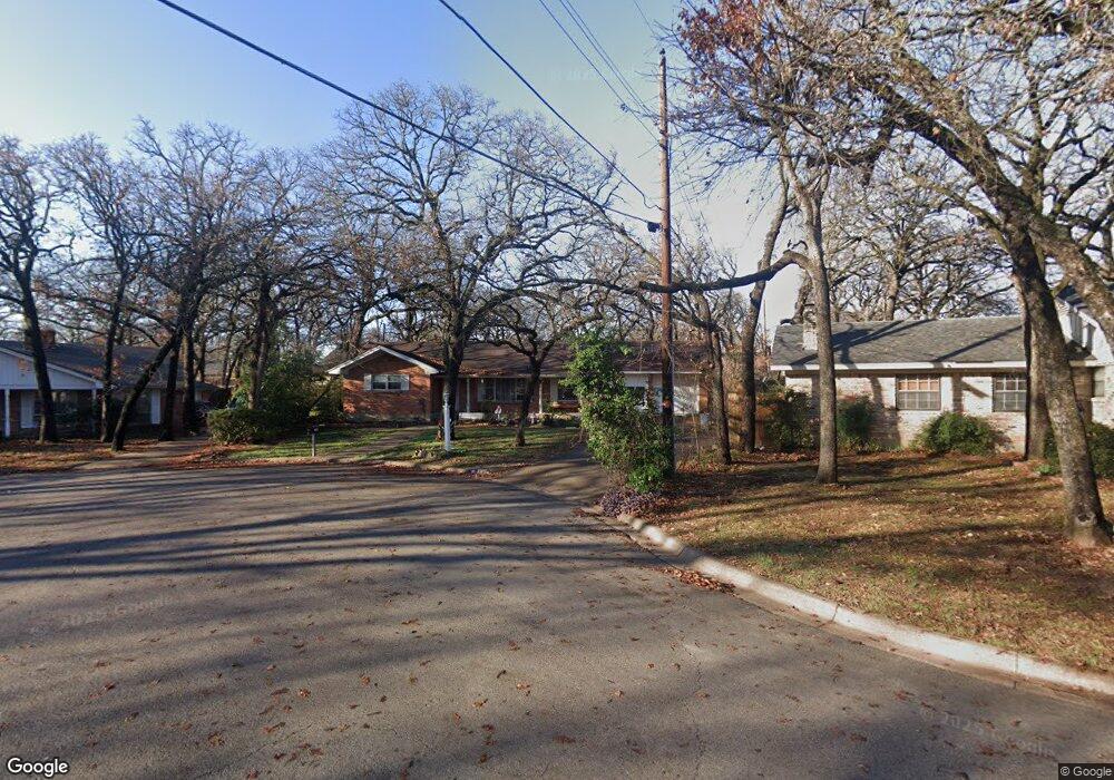 725 Pleasantview Ct, Hurst, TX 76054 - photo 1