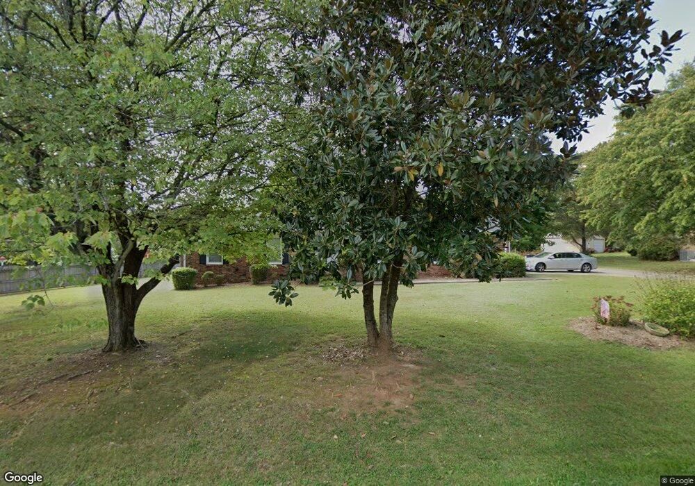 204 E Meadowview Dr, Statesville, NC 28625 - photo 1